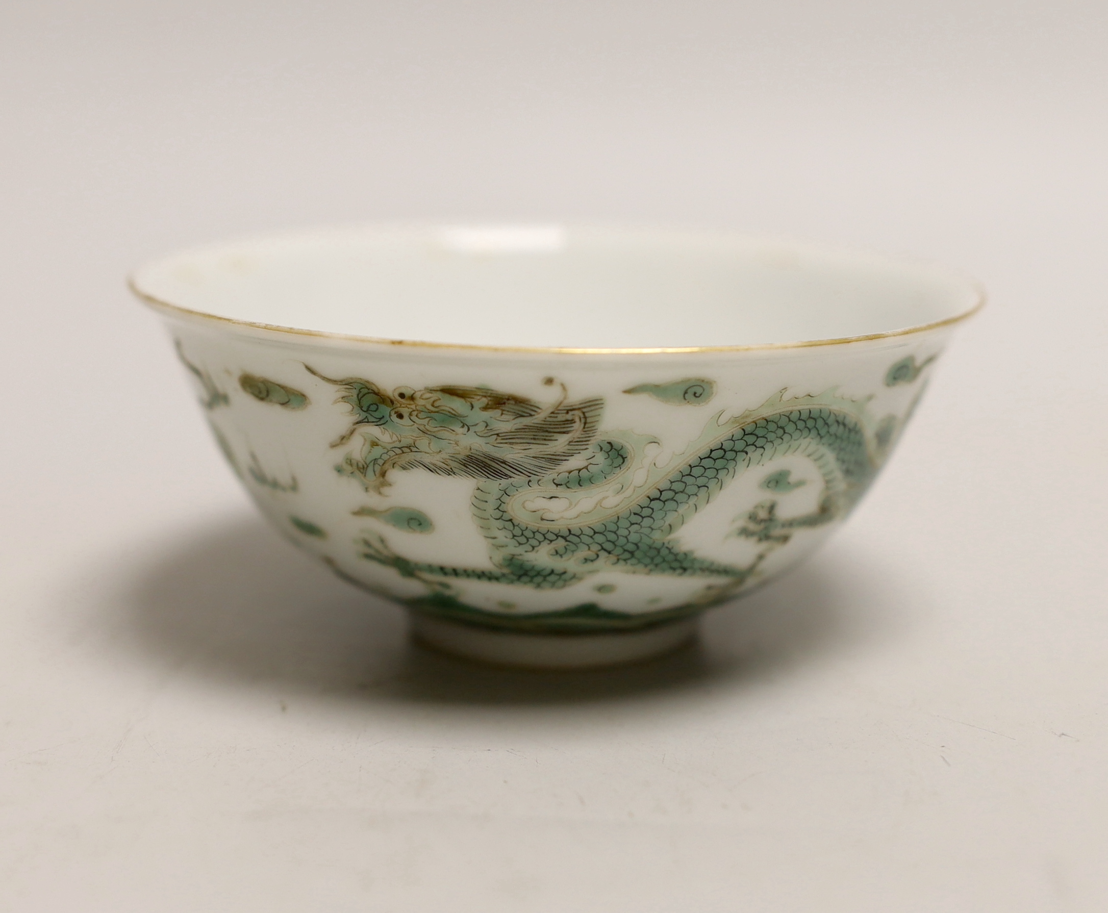 A Chinese famille verte bowl, 11.5cm diameter